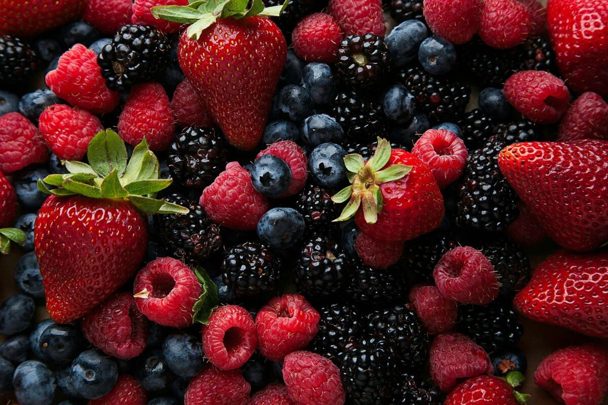 Fruity Notes in Perfume and How They’re Made – Experimental Perfume Club